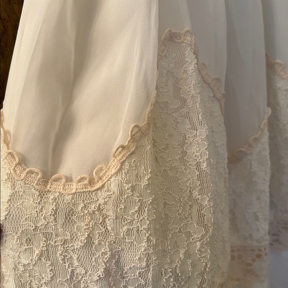 Elegant Cream Maxi Skirt - Picture 2 of 4